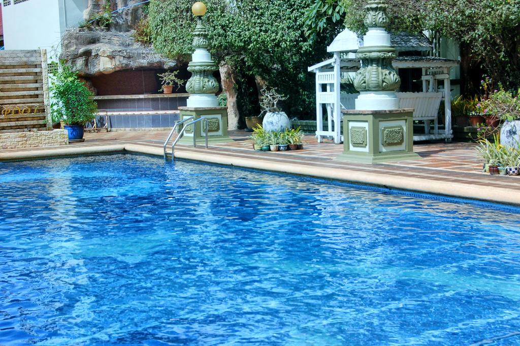 Goldiana Angkor Hotel Siem Reap Exterior photo